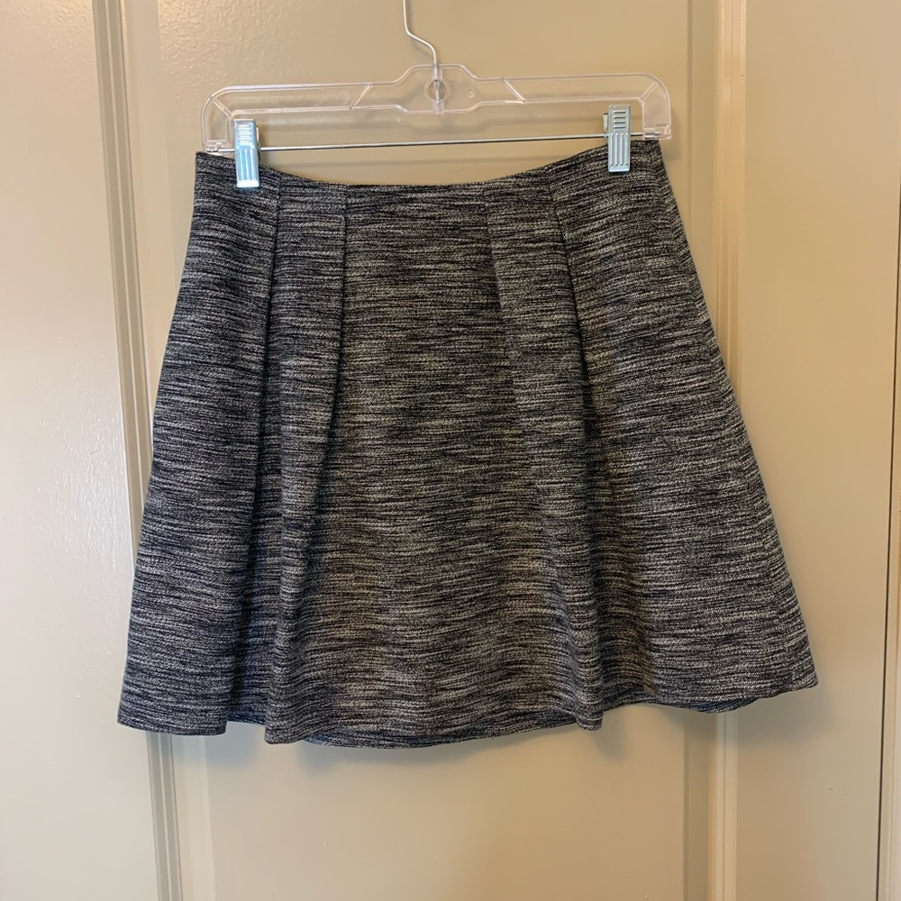 Madewell Charcoal Grey/black skirt. Size 2 (US)